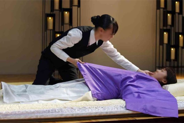 如何令逝者安详离开（穿衣服务详解）